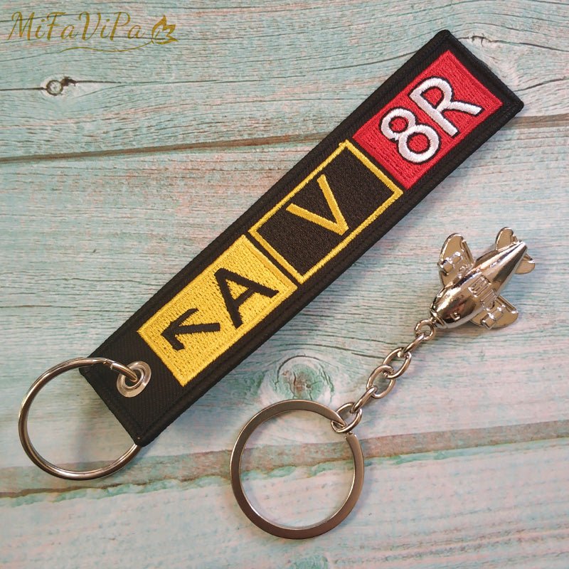 1 SET CHRISTMAS GIFT AVIATOR KEYCHAIN AIRCRAFT KEY CHAIN - PILOTSX