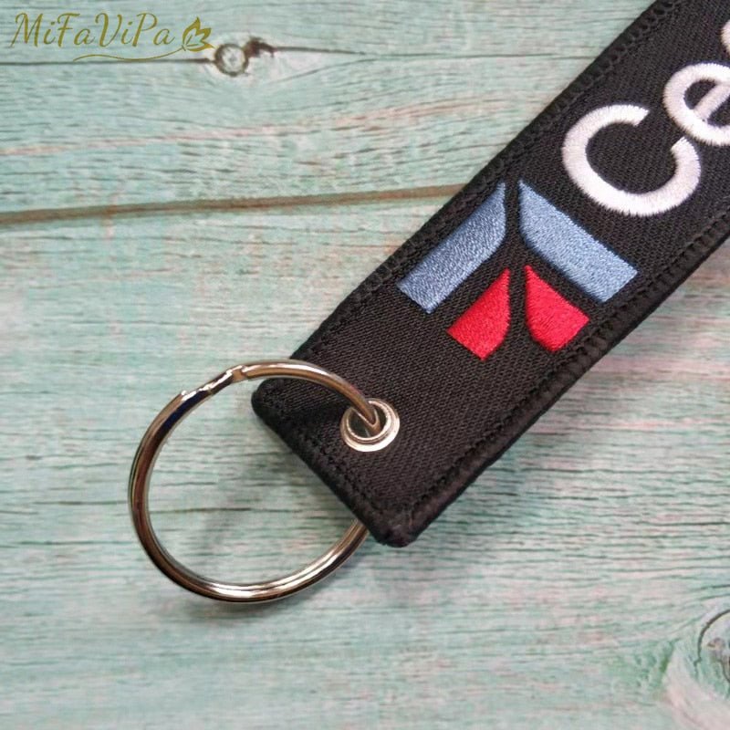 30 PCS EMBROIDERY 15 PCS CESSNA KEYCHAIN - PILOTSX