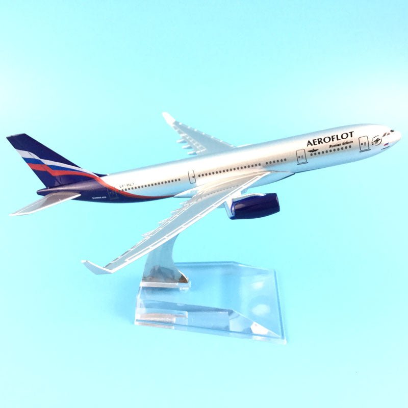 AIR AEROFLOT RUSSIAN AIRLINES AIRBUS 330 A330 AIRWAYS AIRPLANE MODEL PLANE MODEL - PILOTSX