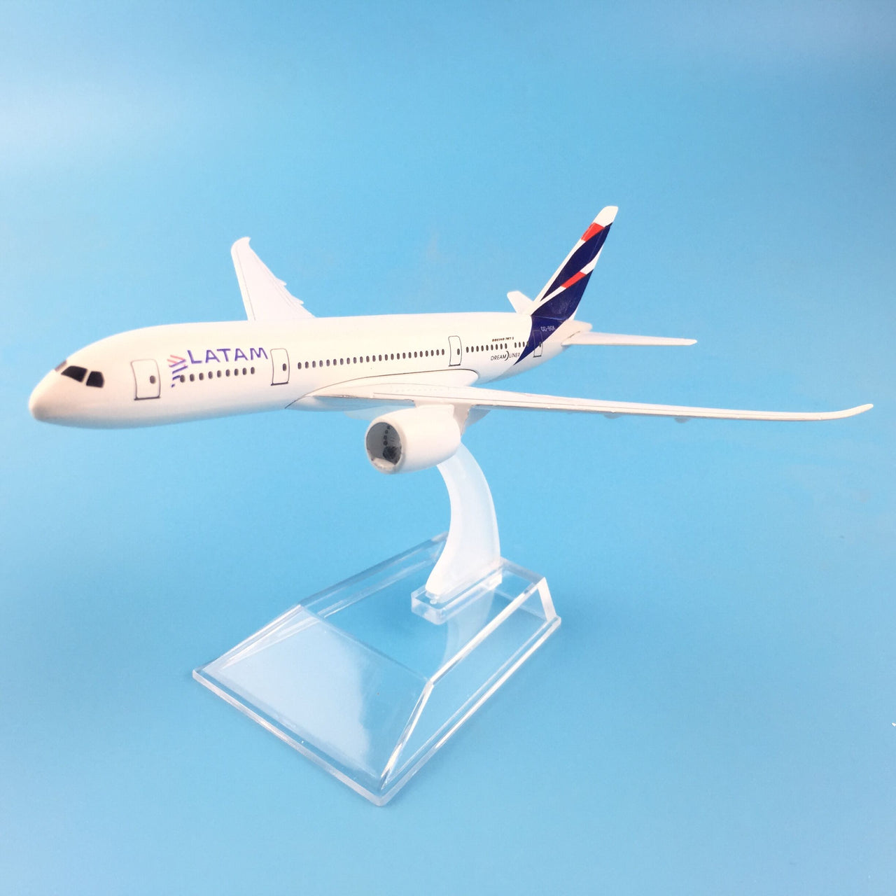 LATAM Airlines metal Diecast aircraft model ,Airbus airplane model Kids Toys plane AV8R