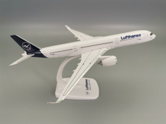 KLM Finnair United Arab Emirates Lufthansa Airbus Plane Model Airplane Model Aircraft AV8R