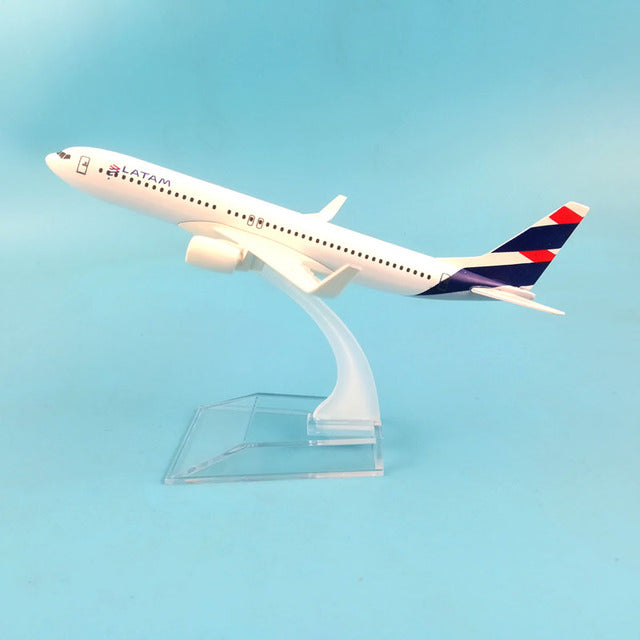 LATAM Airlines metal Diecast aircraft model ,Airbus airplane model Kids Toys plane AV8R